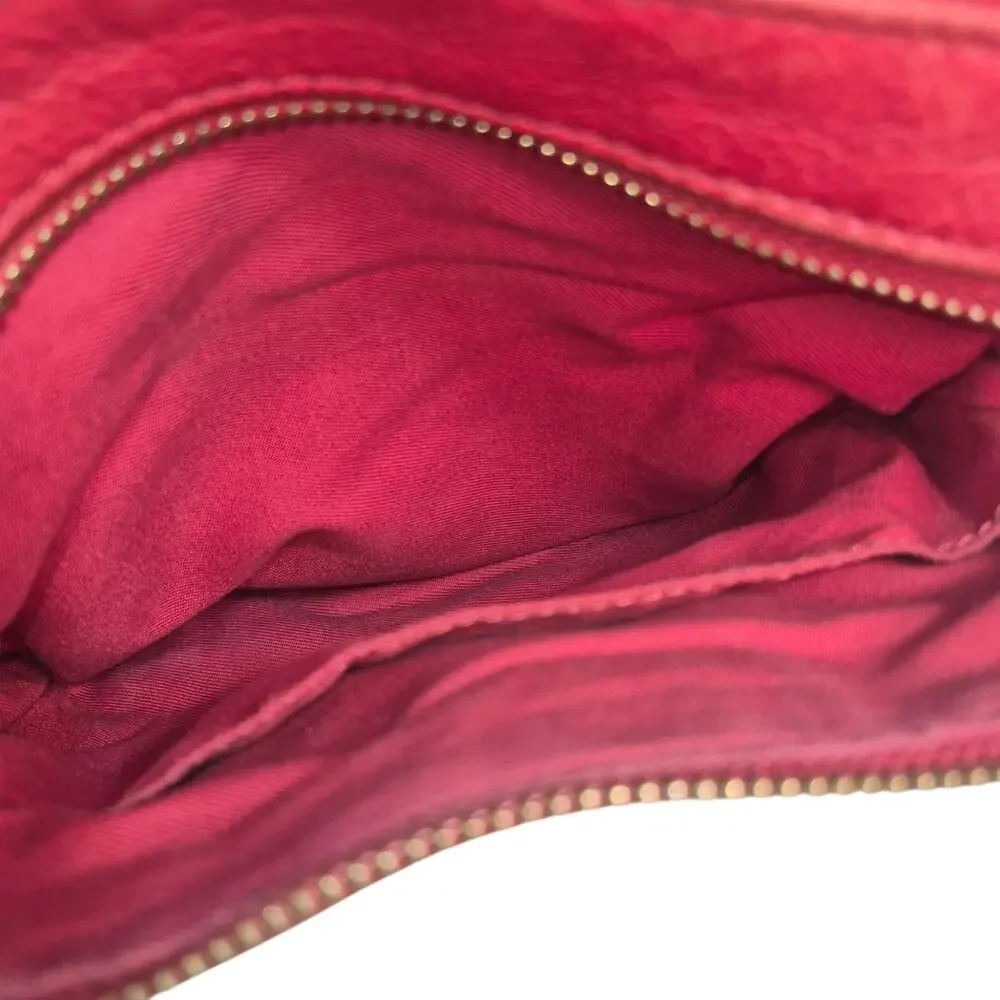 Fossil red pebbled